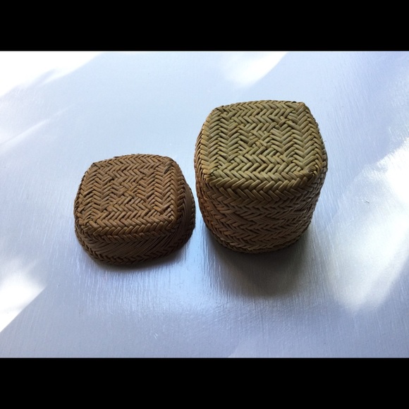 Vintage Tarahumara Miniature Basket with Lid - Hand Woven Pine Needles - Mexico - Picture 4 of 6